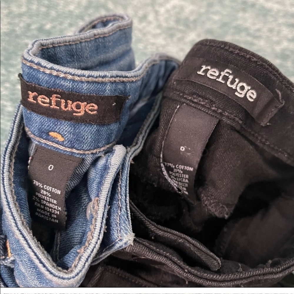 2 pair of size 0 refuge jeans